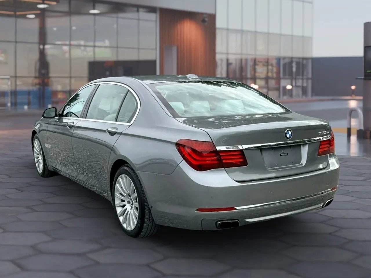 Used 2013 BMW 750Li RWD image 7