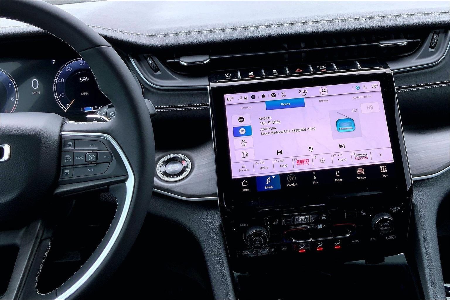 Used 2025 Jeep Grand Cherokee Limited w/ Black Appearance Package image 6