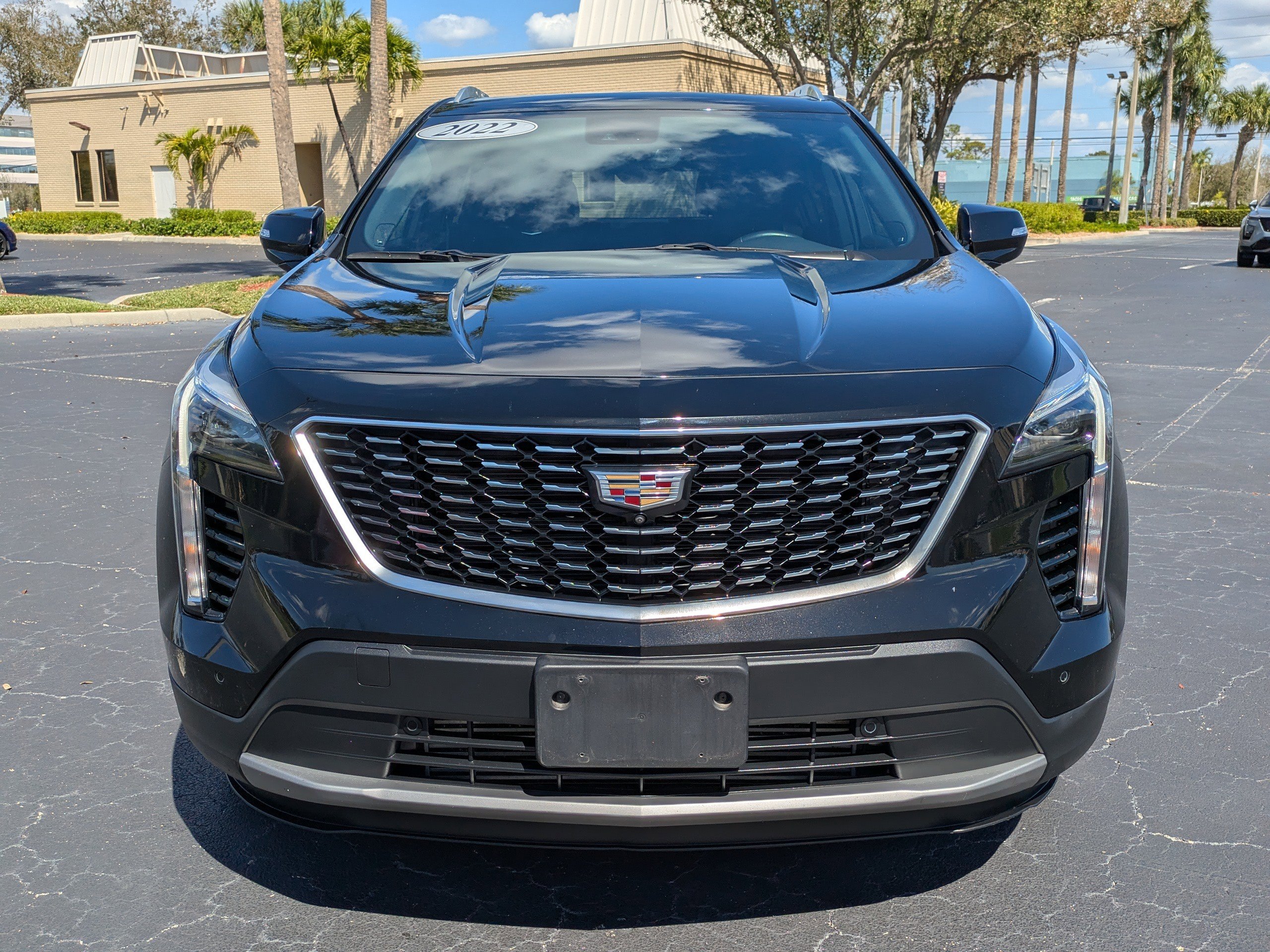 Used 2022 Cadillac XT4 Premium Luxury w/ Enhanced Visibility Package image 8