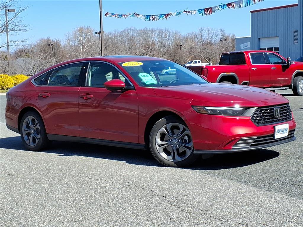 Used 2024 Honda Accord EX image 2