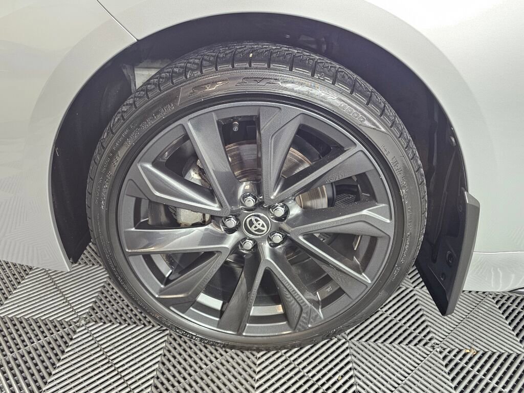 Used 2025 Toyota Corolla SE w/ SE Premium Package image 11