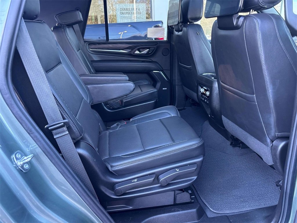 Used 2024 GMC Yukon Denali w/ Denali Reserve Package image 15
