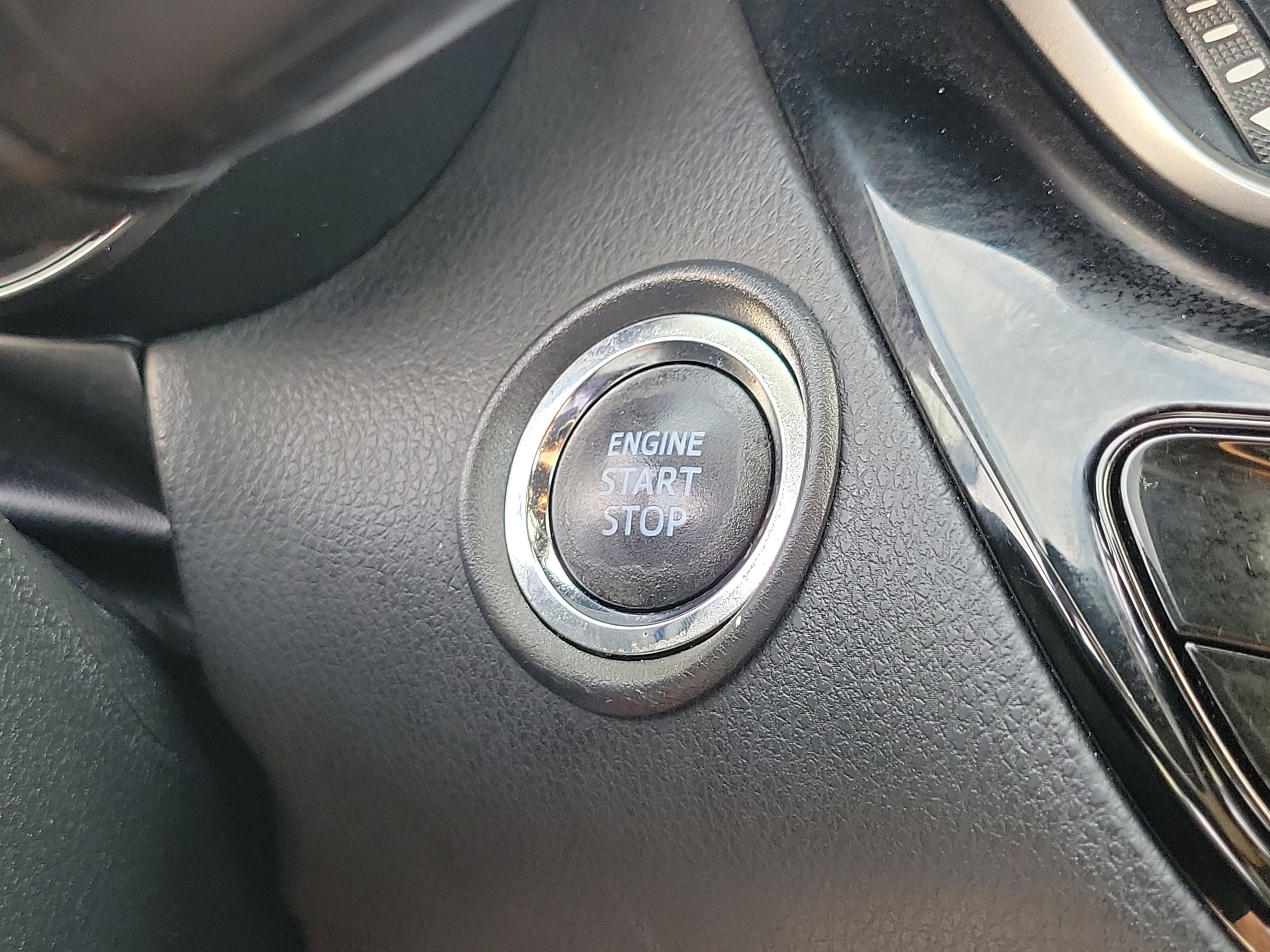 Used 2021 Toyota C-HR XLE FWD image 30