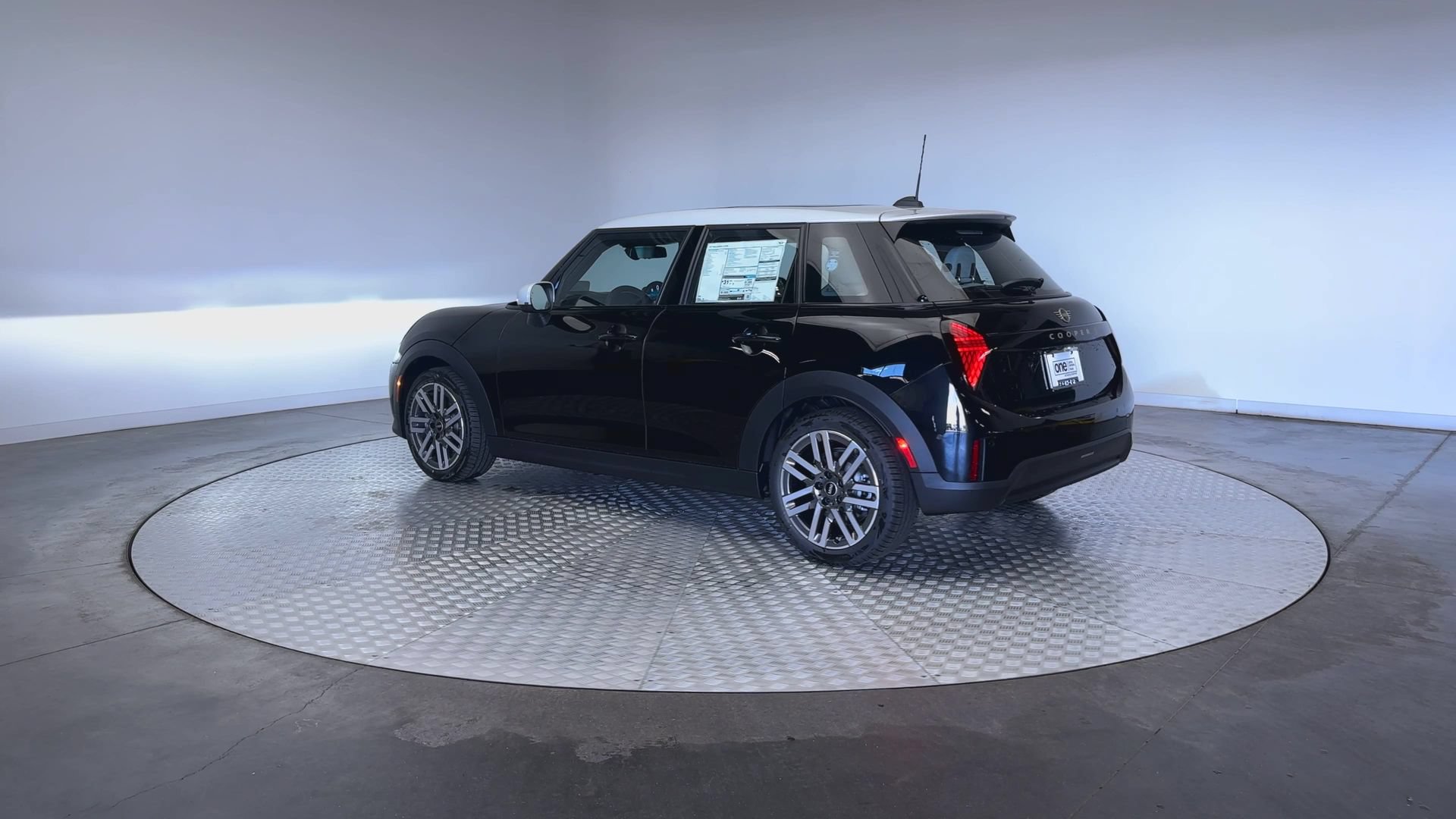 Used 2027 MINI Cooper S FWD image 6