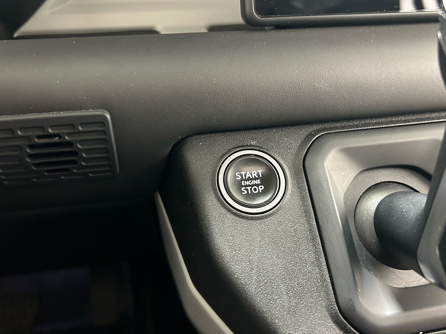 Used 2020 Land Rover Defender 110 HSE image 16