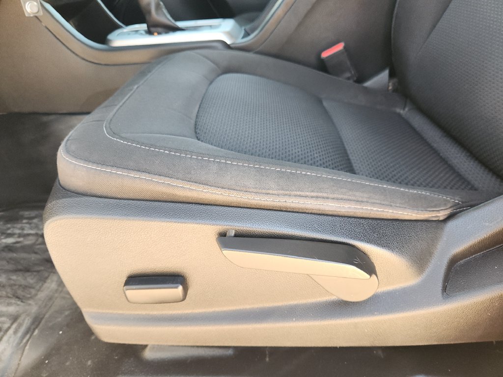 Used 2022 Chevrolet Colorado LT w/ Fleet Safety Package RWD image 24
