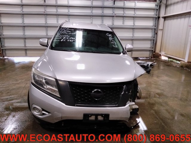 Used 2014 Nissan Pathfinder SV AWD/4WD image 7