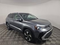 Used 2025 Volkswagen Taos SE AWD/4WD image 24