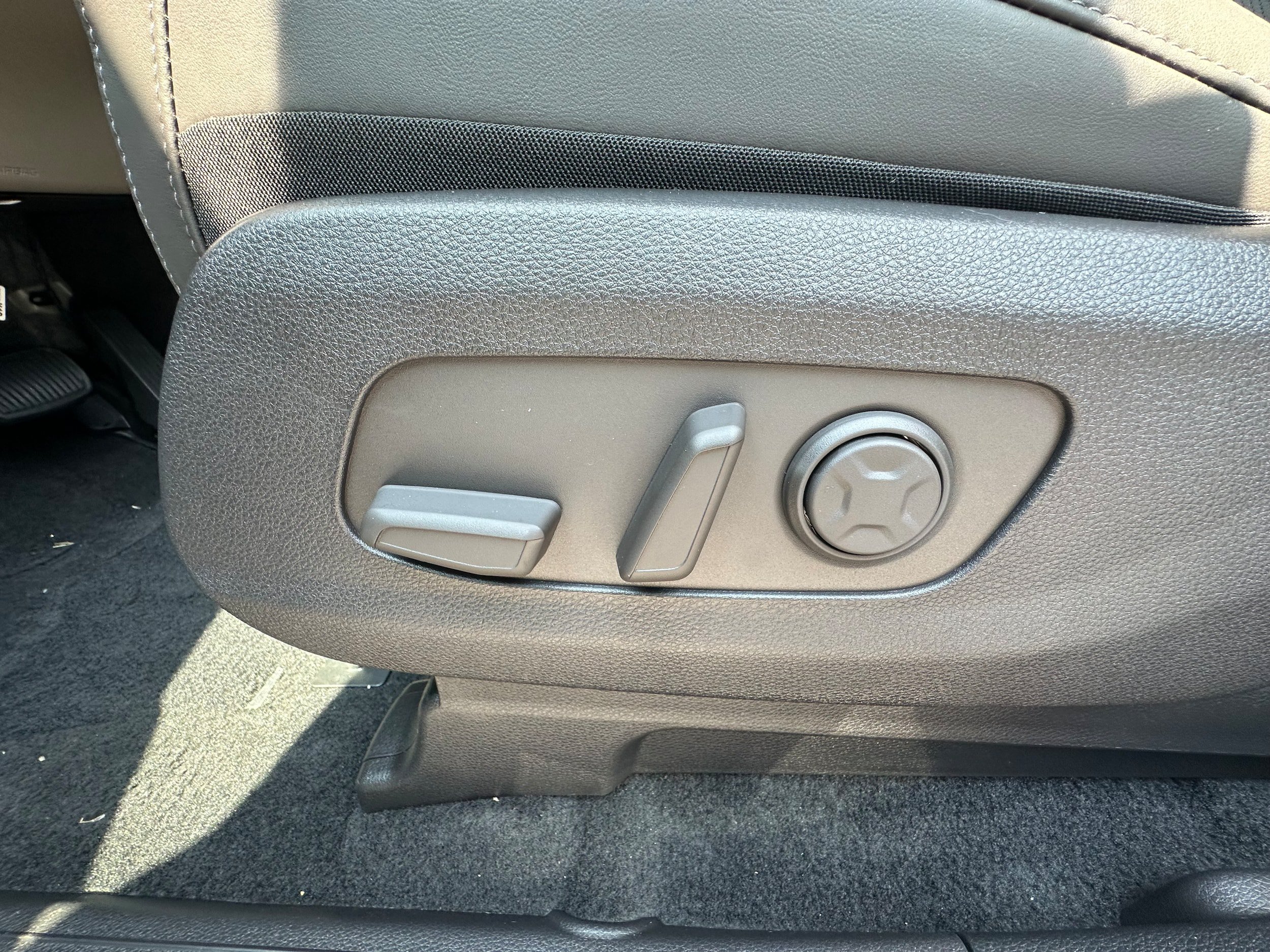 New 2027 Kia Carnival FWD image 23