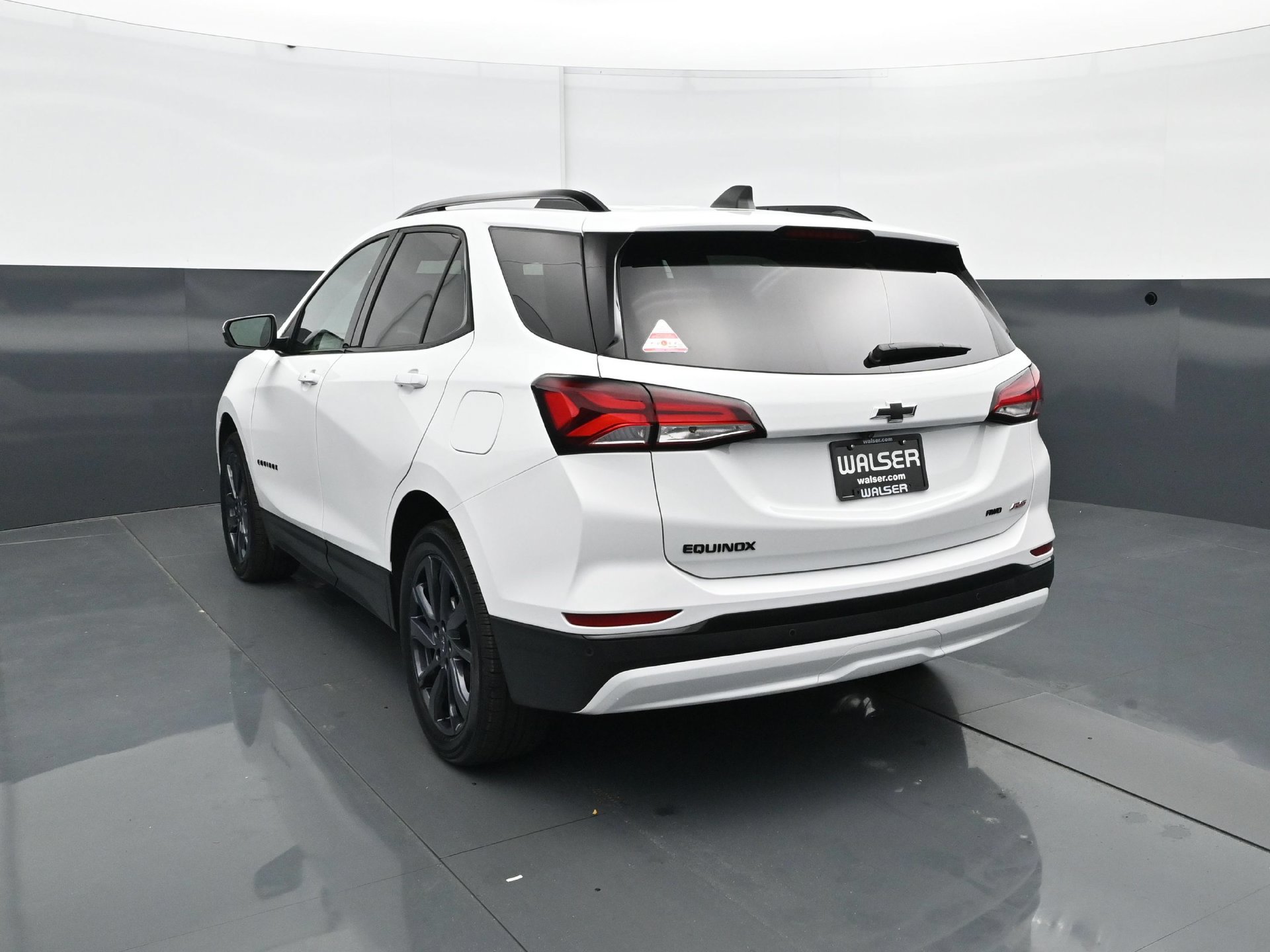Used 2024 Chevrolet Equinox RS w/ RS Leather Package AWD/4WD image 5