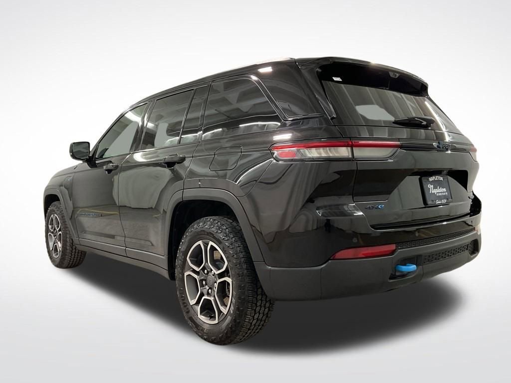 Used 2023 Jeep Grand Cherokee Trailhawk w/ Luxury Tech Group III AWD/4WD image 2