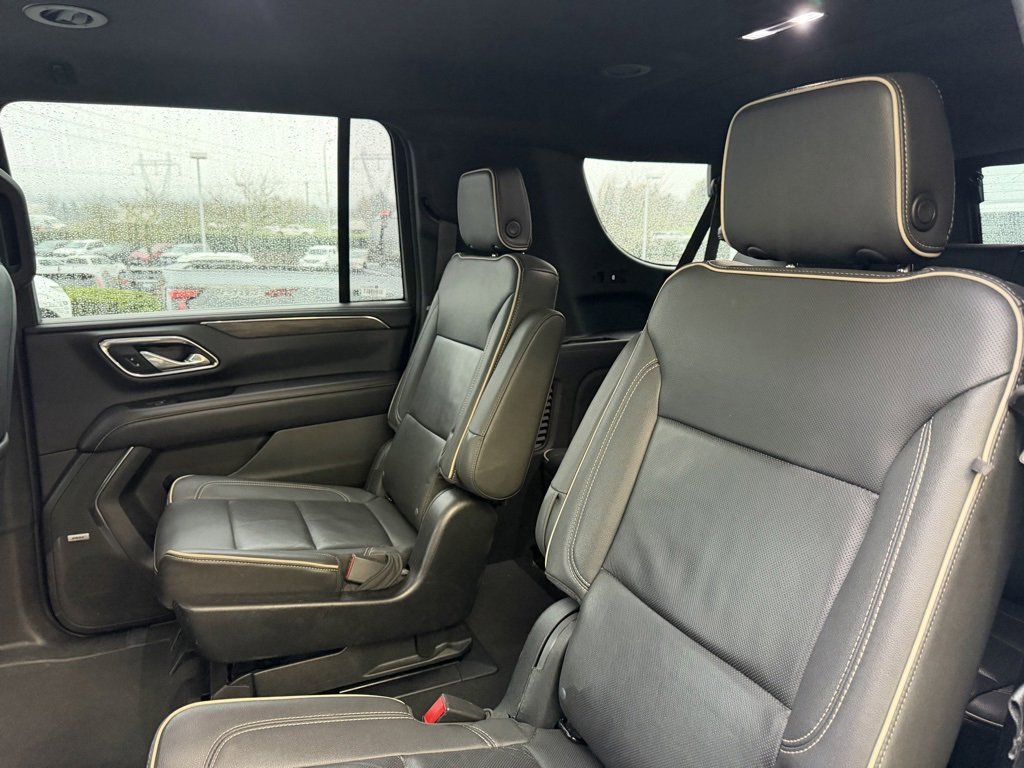 Used 2023 Chevrolet Suburban Premier image 30