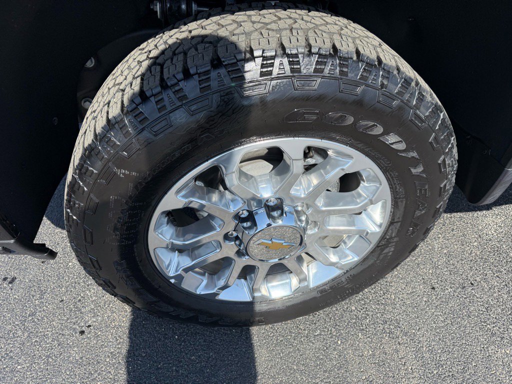 Used 2024 Chevrolet Silverado 3500 LTZ w/ LTZ Plus Package image 9