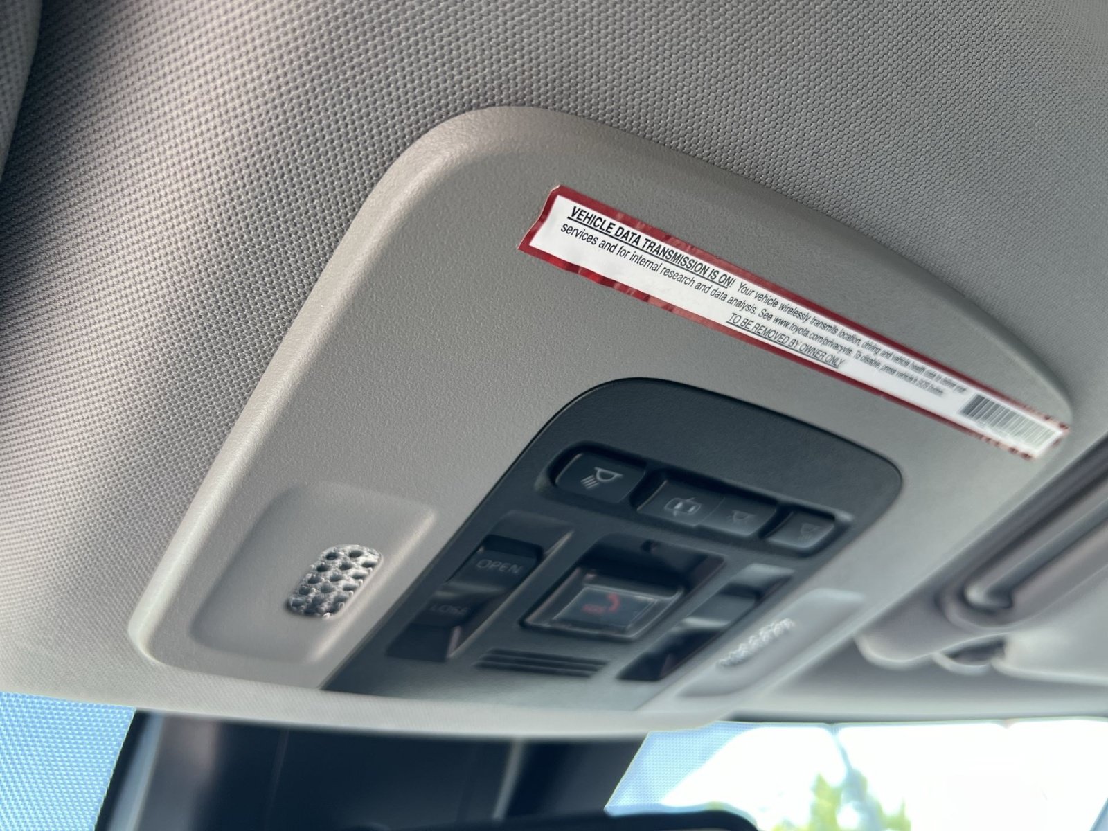 Used 2020 Toyota Camry SE w/ Sunroof Package FWD image 33
