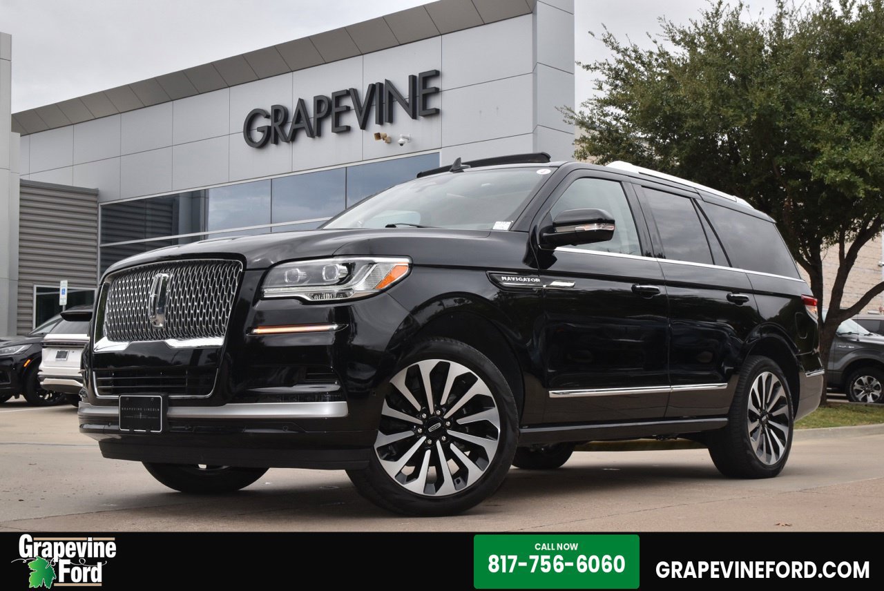 Used 2024 Lincoln Navigator Reserve AWD/4WD image 1
