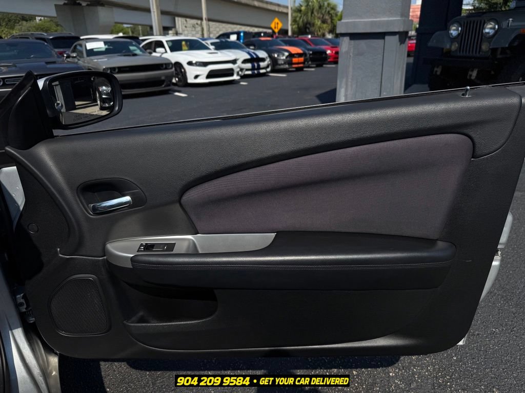 Used 2012 Chrysler 200 Touring FWD image 28