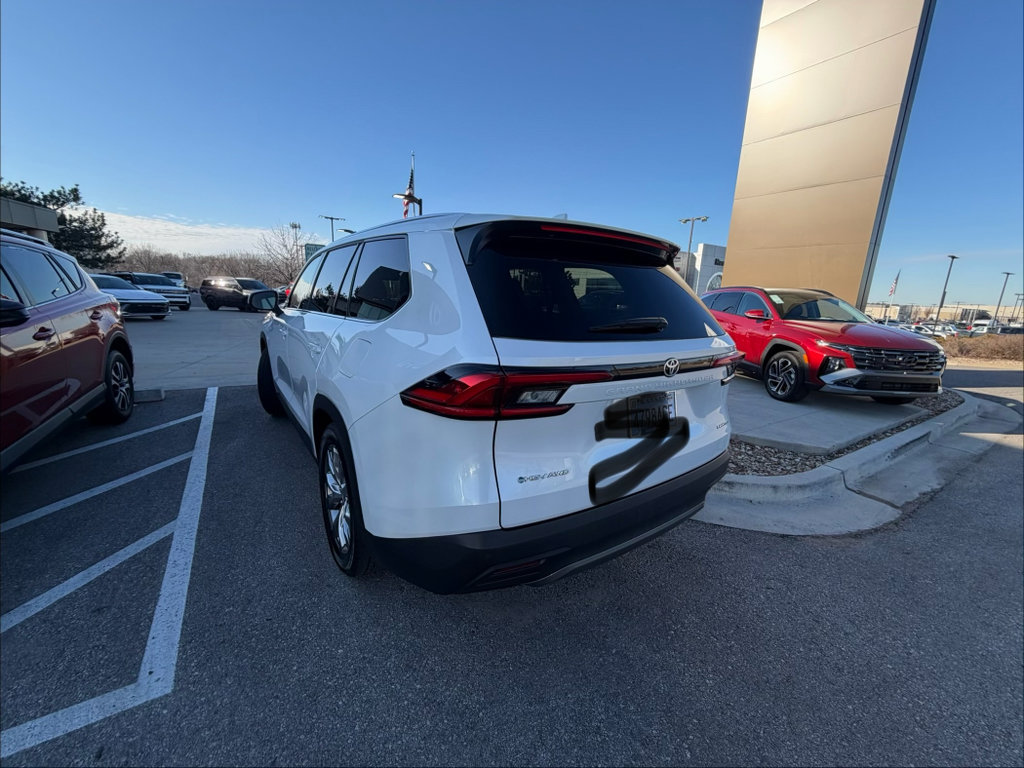 Used 2024 Toyota Grand Highlander Limited image 7