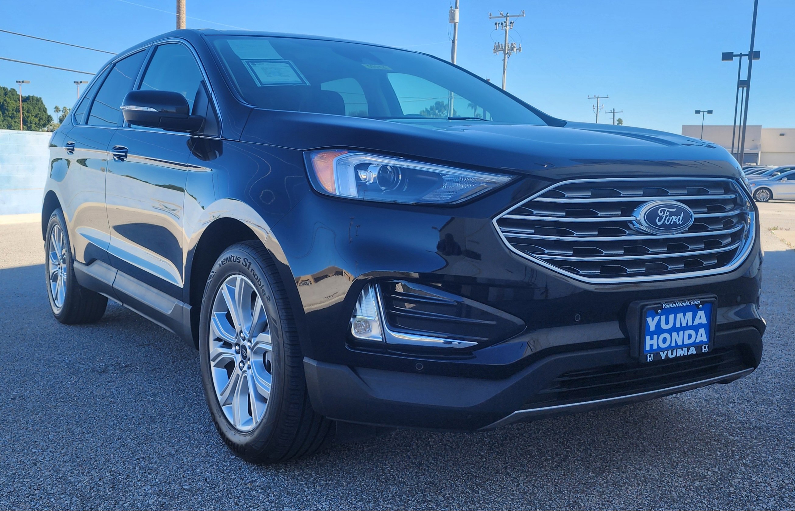 Used 2024 Ford Edge Titanium image 1