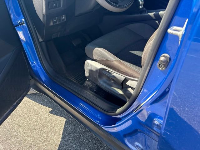 Used 2020 Toyota C-HR LE FWD image 5