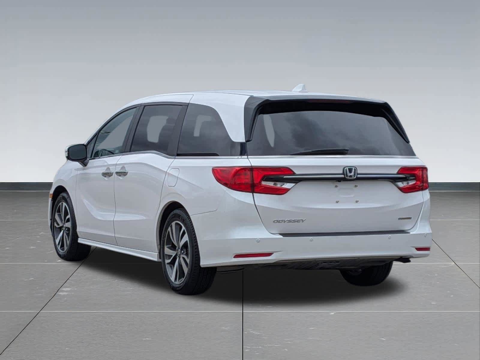 Certified 2023 Honda Odyssey Touring image 3