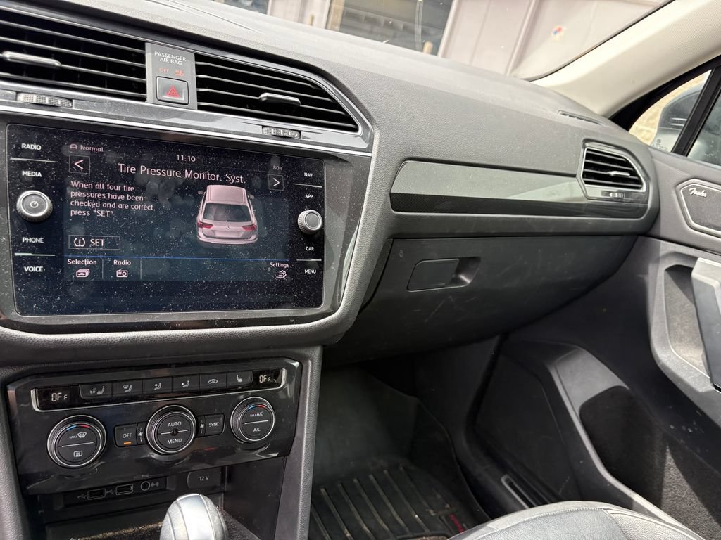 Used 2019 Volkswagen Tiguan SEL Premium AWD/4WD image 23