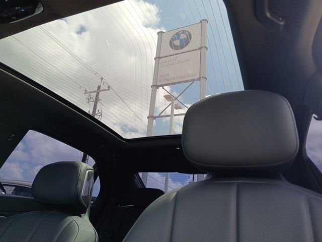 Certified 2025 BMW 740i image 28