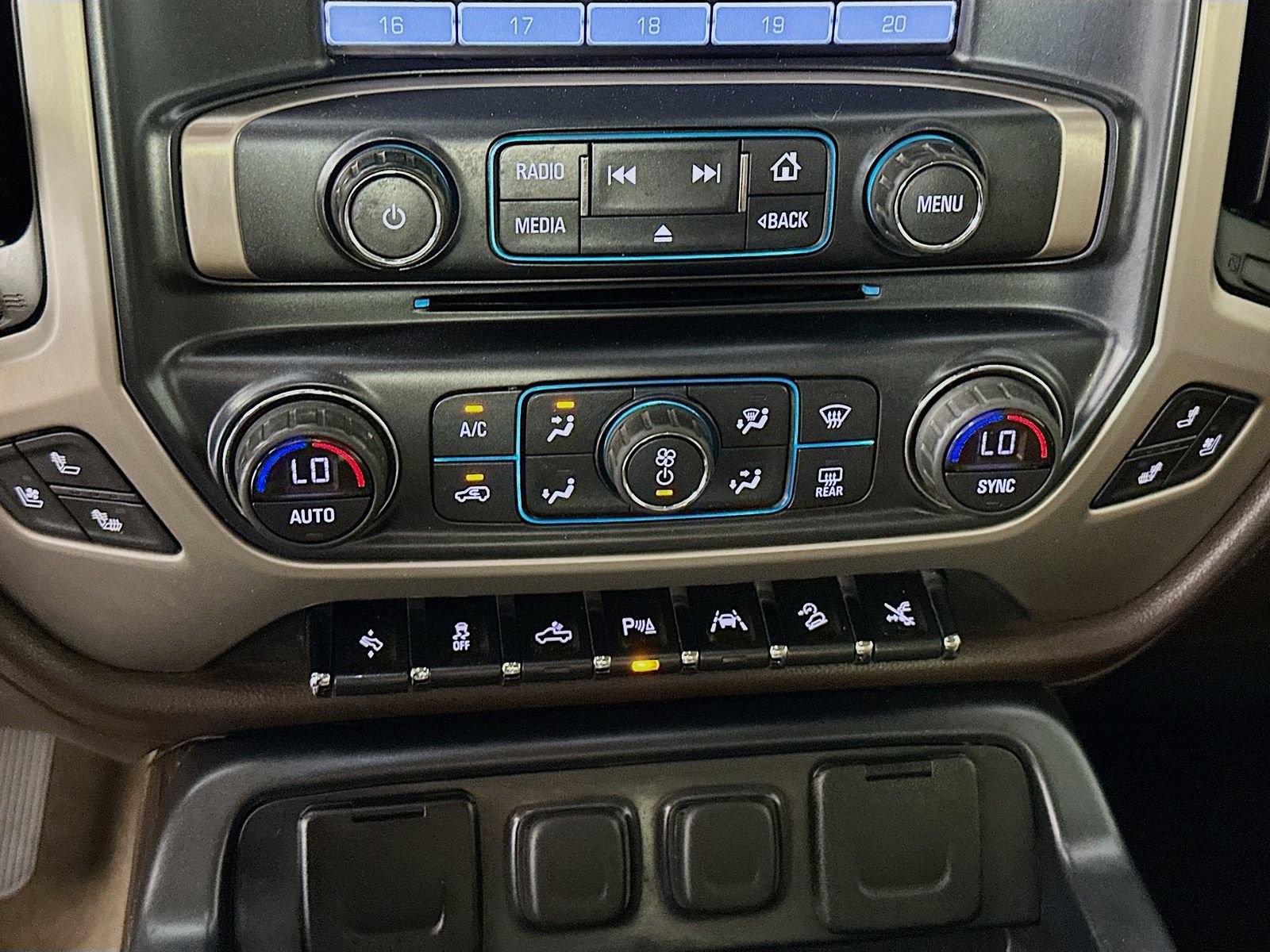 Used 2017 GMC Sierra 1500 Denali w/ Denali Ultimate Package AWD/4WD image 15
