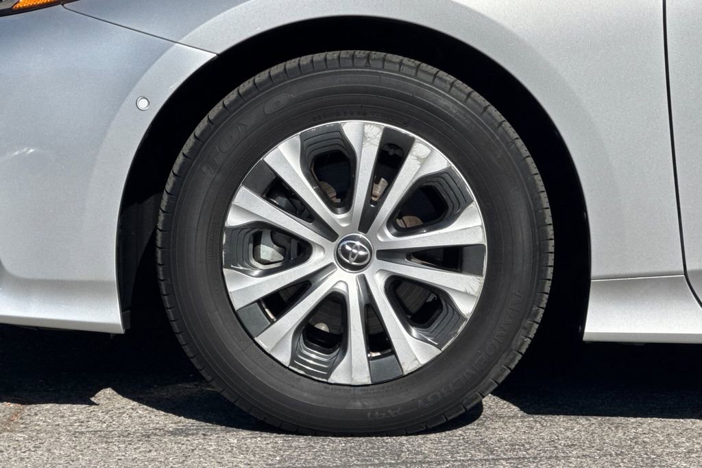 Certified 2021 Toyota Prius Prime Limited FWD image 26