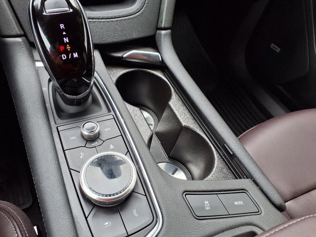 Used 2024 Cadillac XT6 Premium Luxury image 24