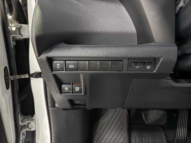 Used 2022 Toyota Sienna XSE image 26