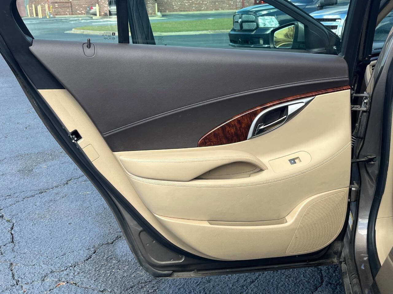 Used 2012 Buick LaCrosse Premium FWD image 13