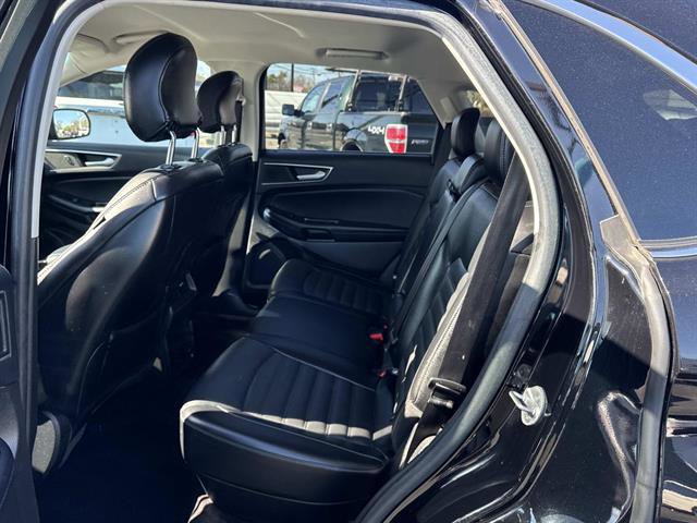 Used 2016 Ford Edge SEL w/ Equipment Group 201A image 29