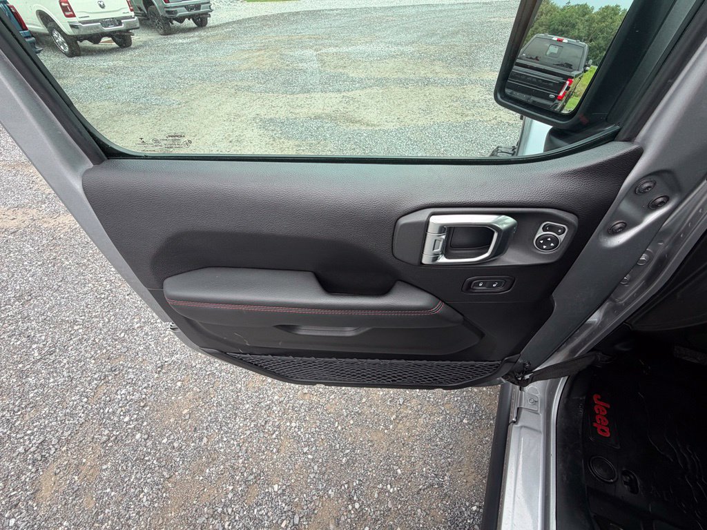 Used 2020 Jeep Gladiator Rubicon AWD/4WD image 5