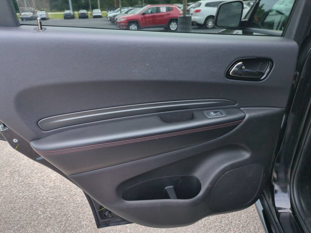 Used 2025 Dodge Durango GT RWD image 29