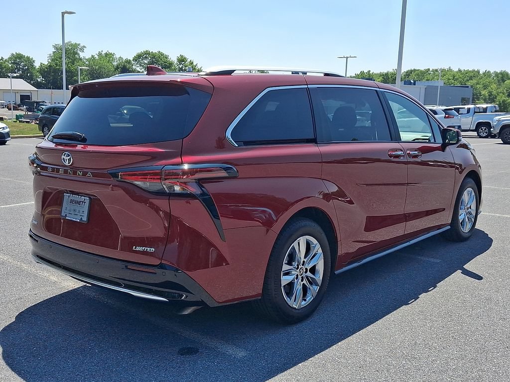 Used 2026 Toyota Sienna Limited AWD/4WD image 4