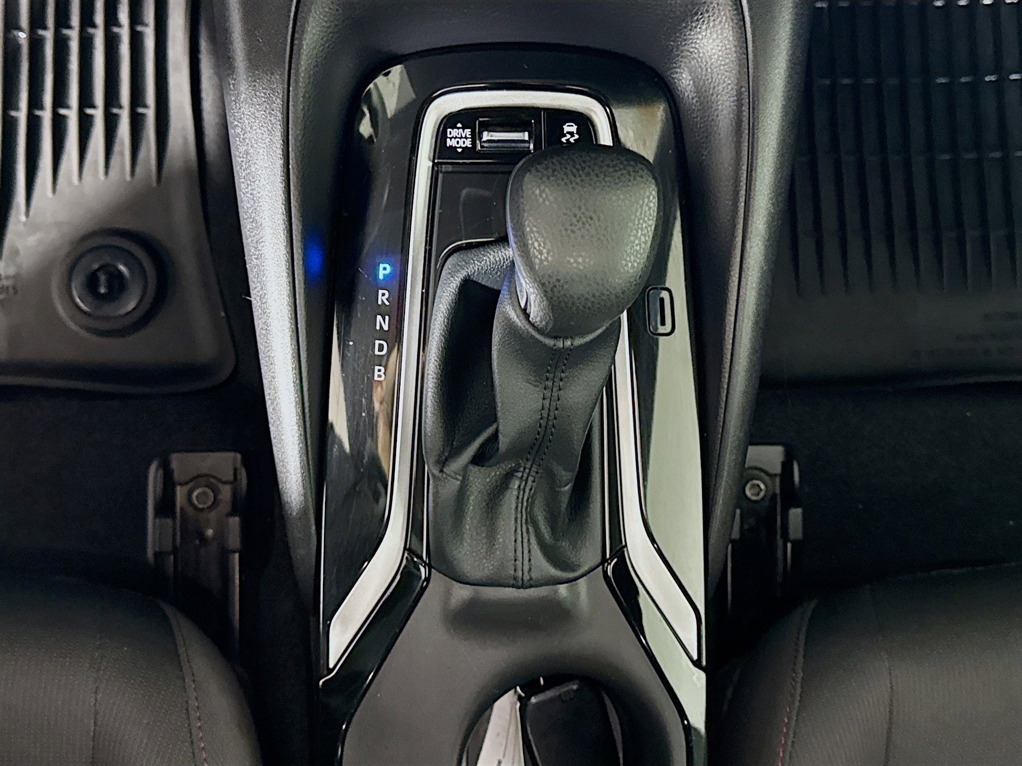 Certified 2025 Toyota Corolla SE w/ SE Premium Package image 18