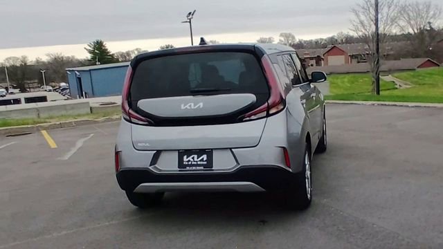 Certified 2025 Kia Soul LX w/ LX Technology Package FWD image 2
