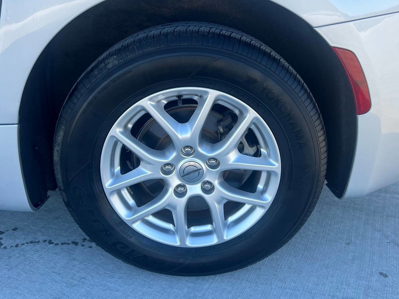 Used 2022 Chrysler Voyager LX image 26