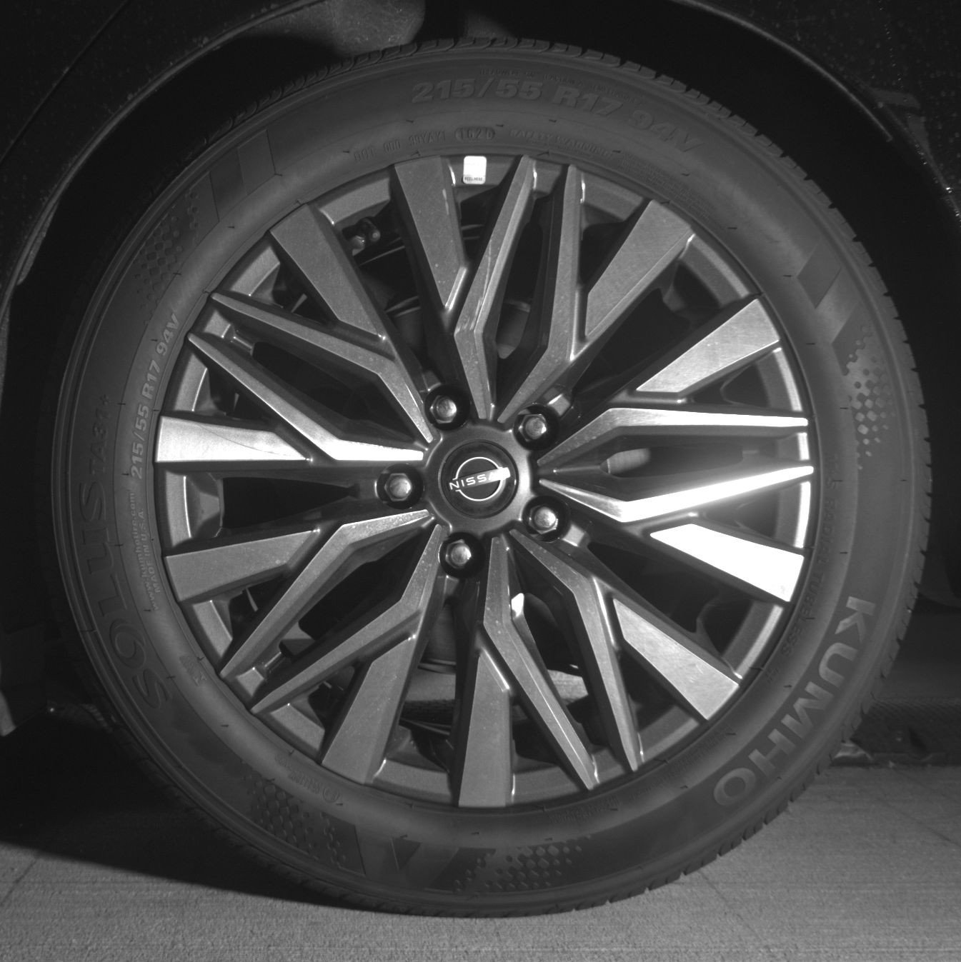 Used 2025 Nissan Altima 2.5 SV FWD image 14