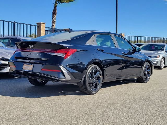 New 2026 Hyundai Elantra SEL Sport Premium image 2