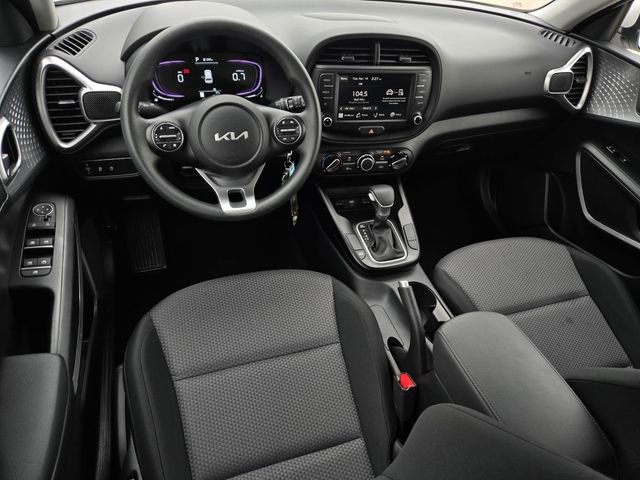 Used 2025 Kia Soul LX image 16