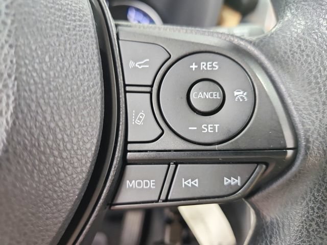 Used 2023 Toyota RAV4 LE AWD/4WD image 25