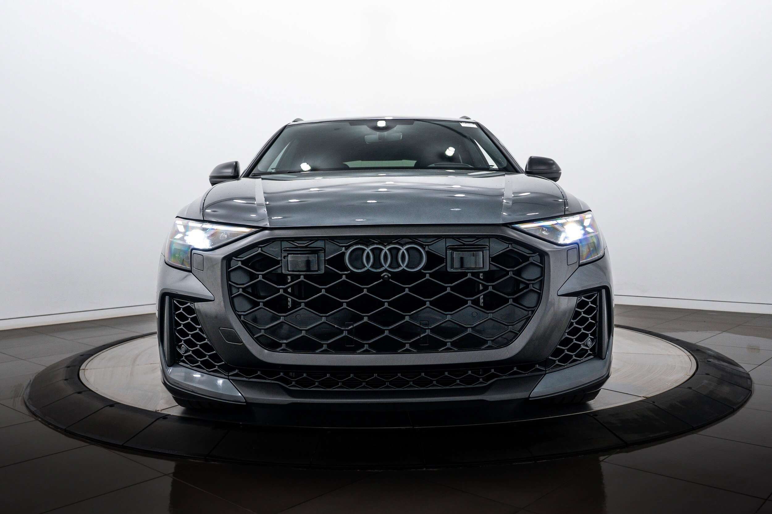 Used 2025 Audi RS Q8 performance image 32