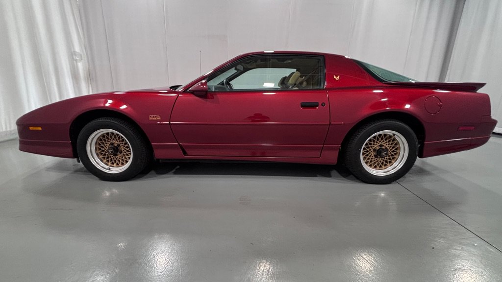 Used 1987 Pontiac Firebird Trans Am RWD image 8