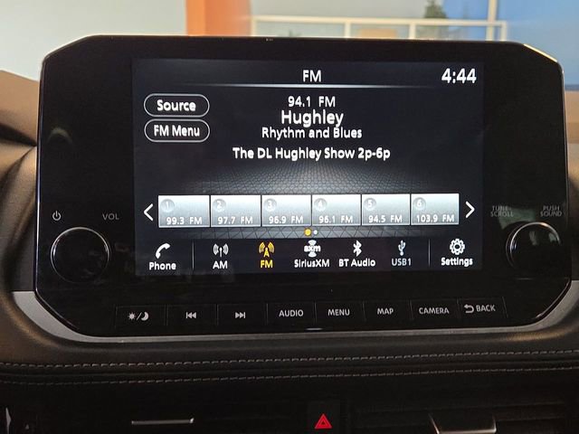 Used 2023 Nissan Rogue SL w/ SL Premium Package FWD image 16