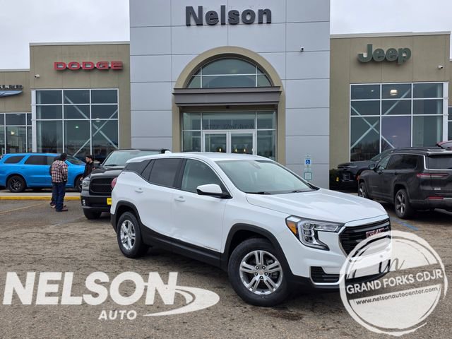 Used 2024 GMC Terrain SLE w/ LPO, Floor Liner Package