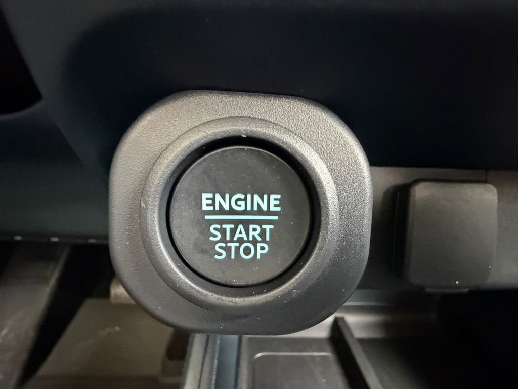 Used 2024 Ford Maverick Lariat w/ Black Appearance Package image 25