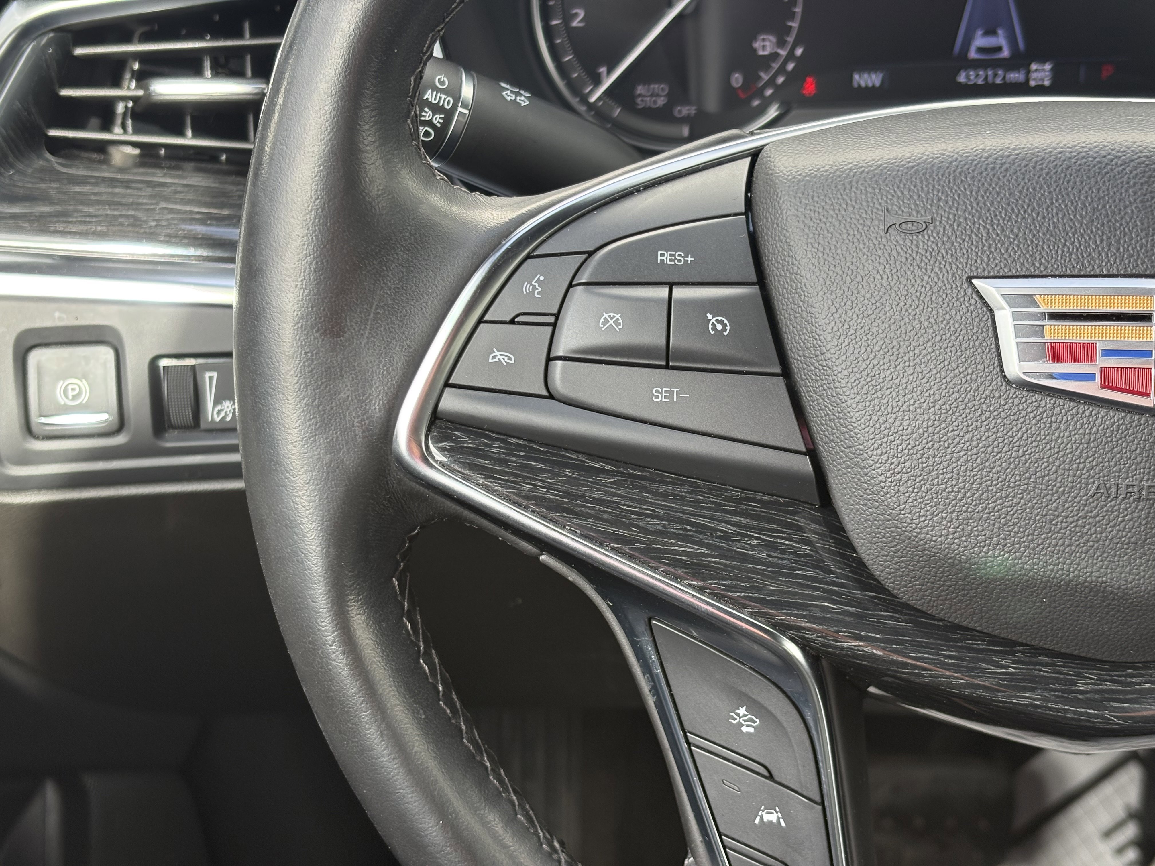 Certified 2023 Cadillac XT5 Premium Luxury image 16