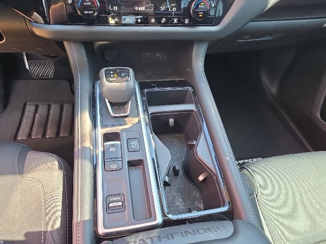 Used 2024 Nissan Pathfinder SV w/ SV Premium Package FWD image 19