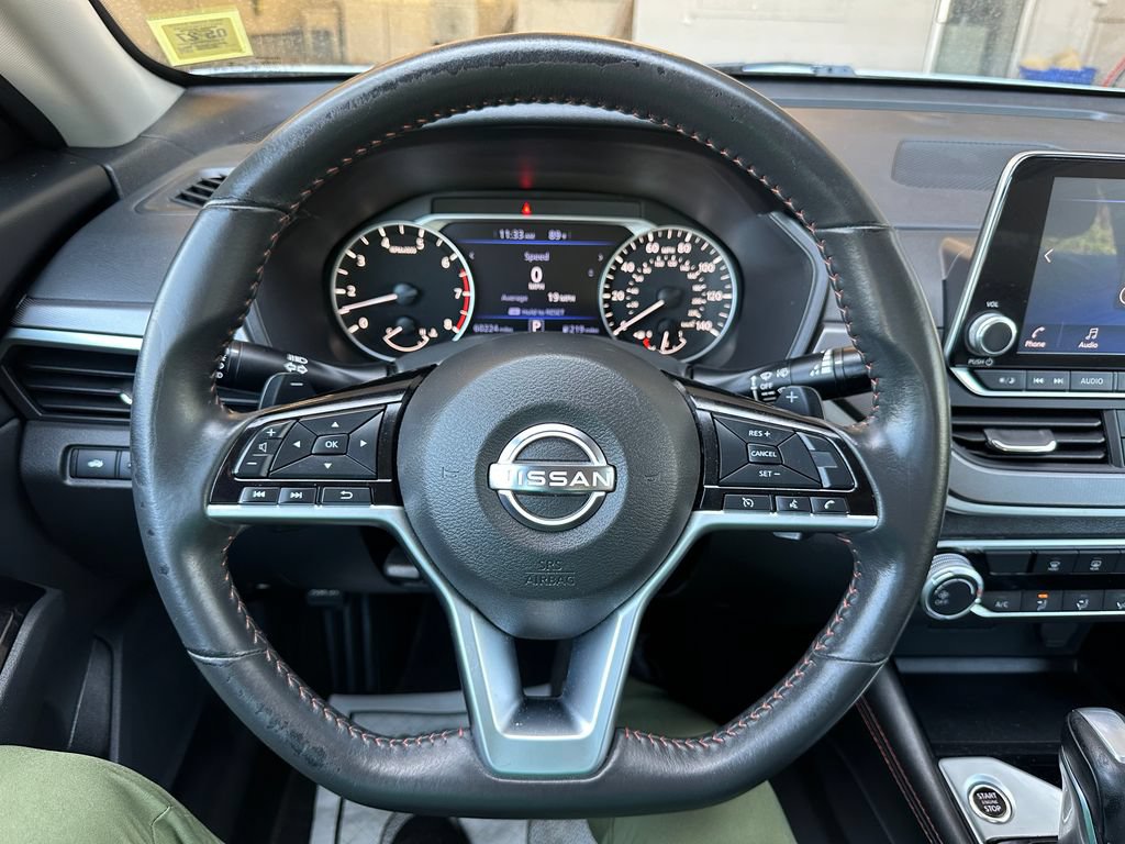 Used 2023 Nissan Altima 2.5 SR FWD image 2